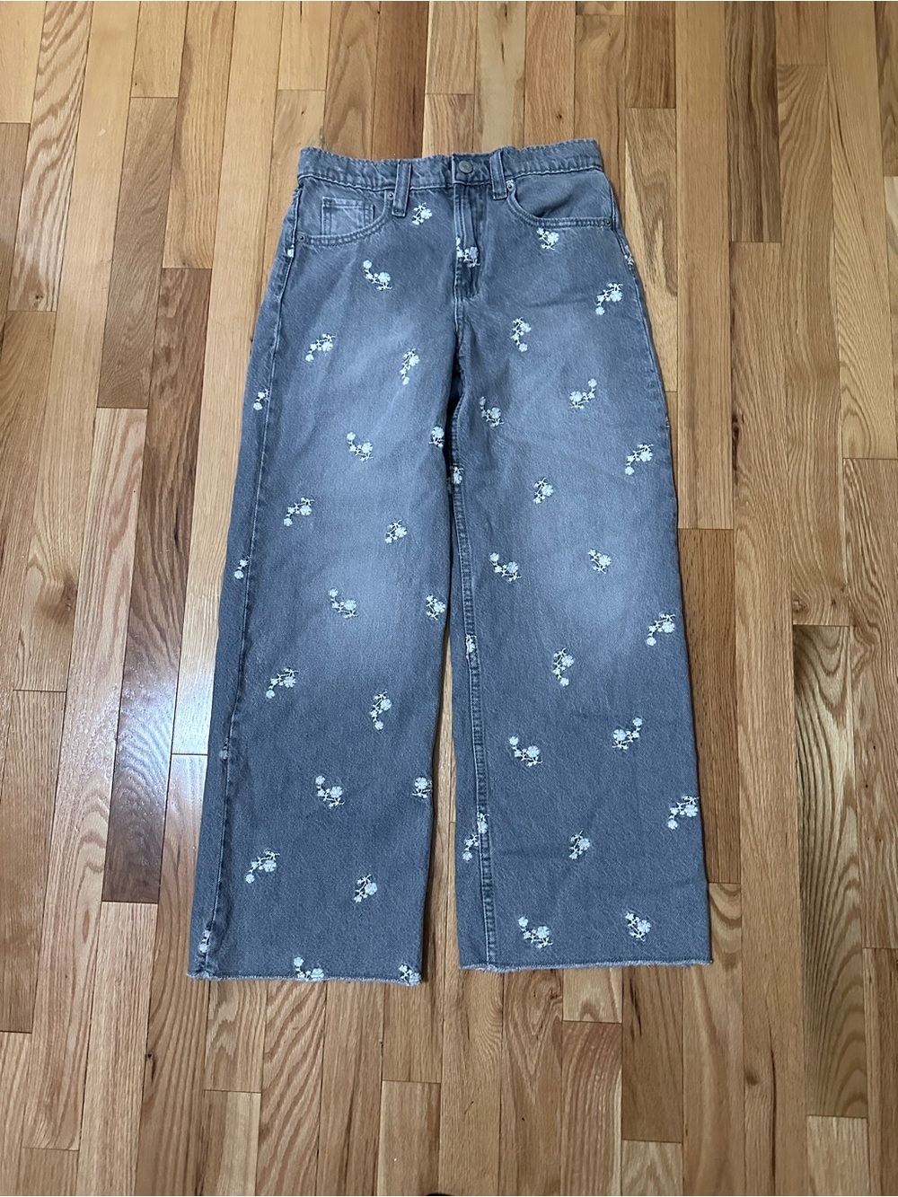 GAP Gray Wide-Leg Jeans with White Floral Embroidery